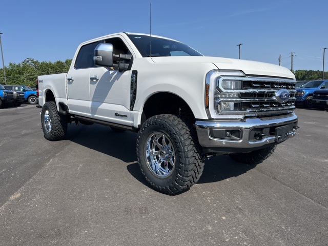 2025 Ford F-350 Lariat photo 2