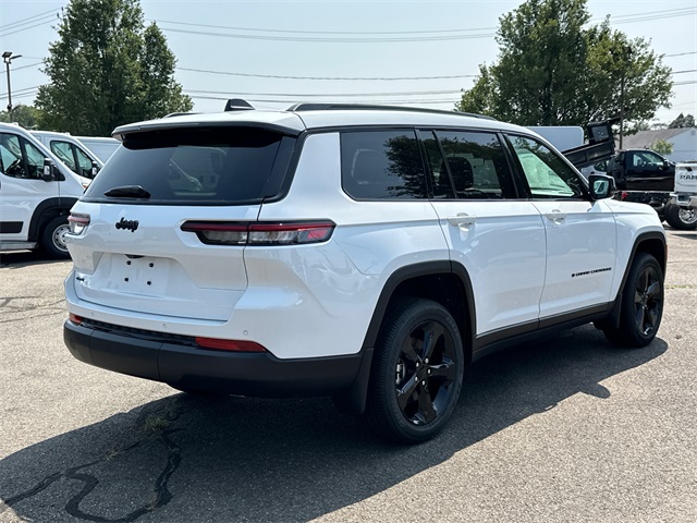 2025 Jeep Grand Cherokee Altitude X photo 4