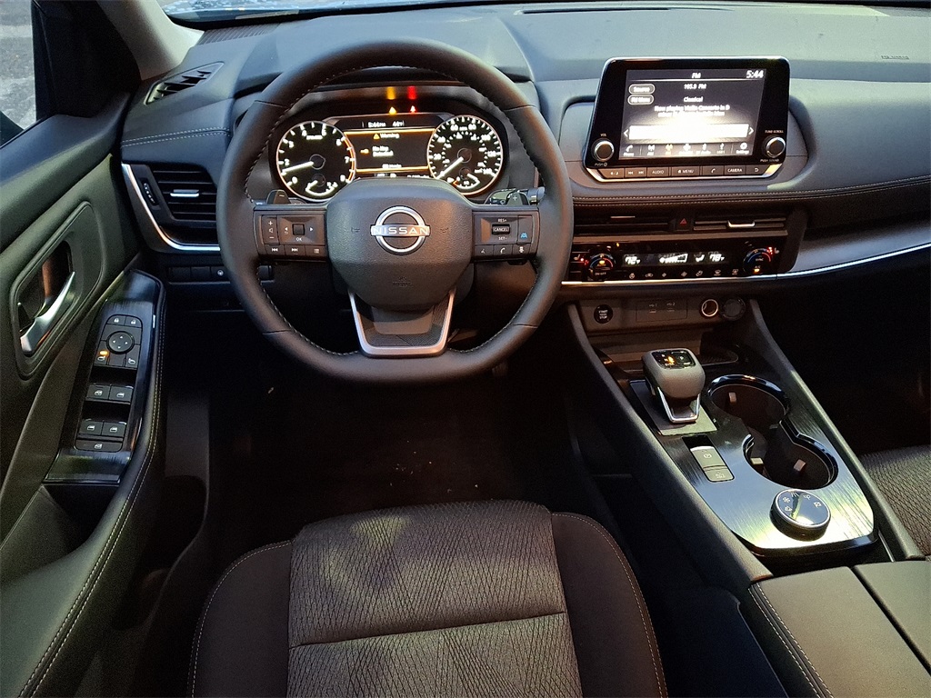 2026 Nissan Rogue SV photo 4