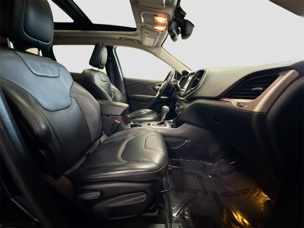 2016 Jeep Cherokee Limited photo 9