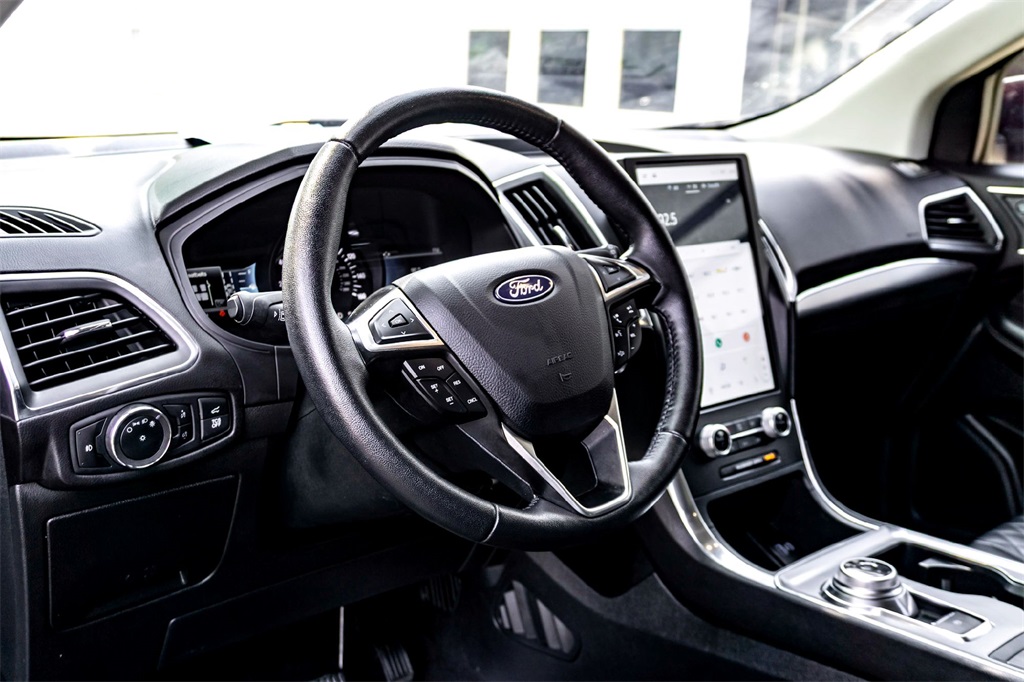 2024 Ford Edge Titanium photo 14