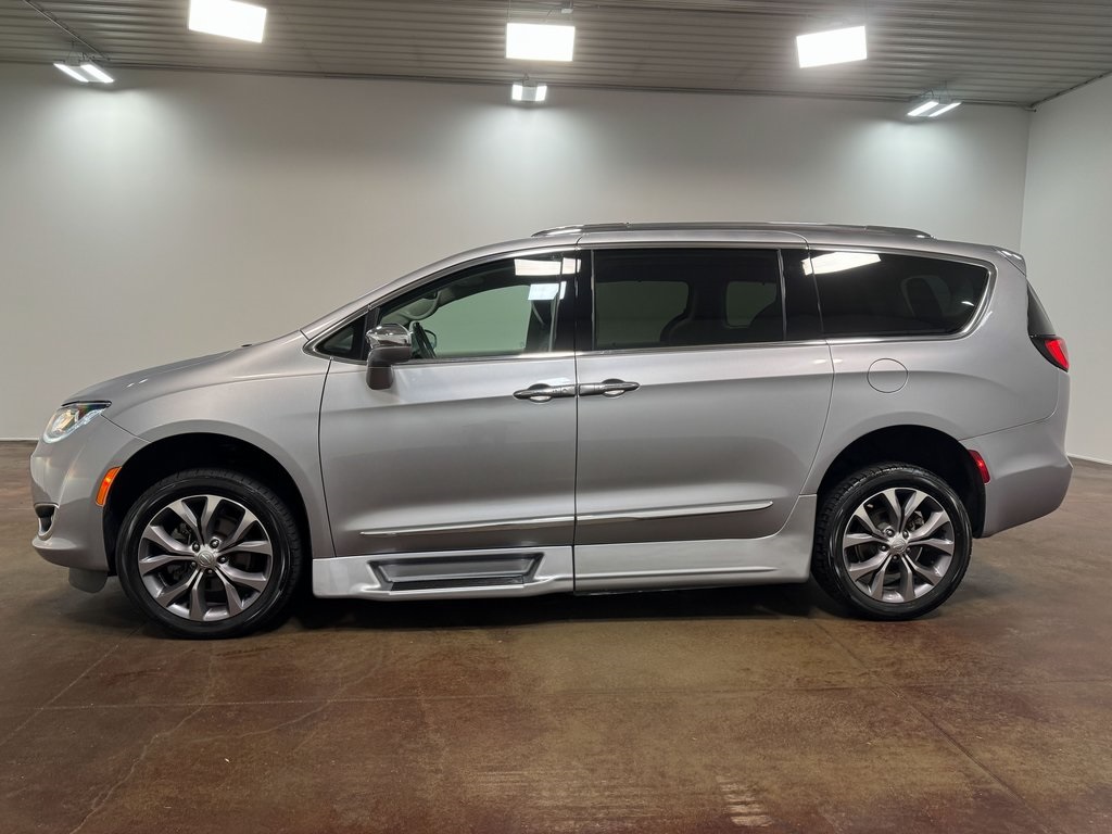 2018 Chrysler Pacifica Limited photo 31