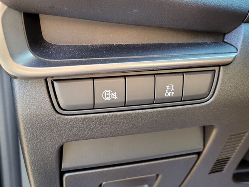 2024 Mazda Mazda3 Hatchback 2.5 Select Sport photo 25