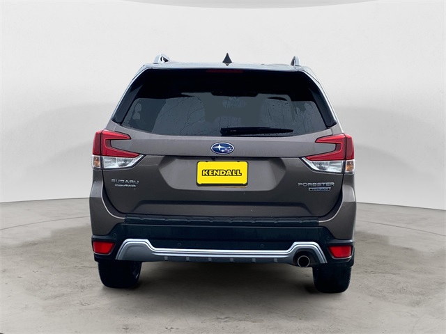 2024 Subaru Forester Touring photo 3