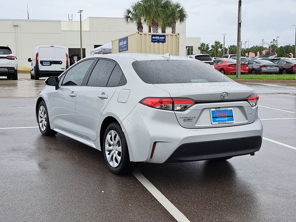 2024 Toyota Corolla LE photo 4