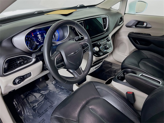 2022 Chrysler Pacifica Touring L photo 10