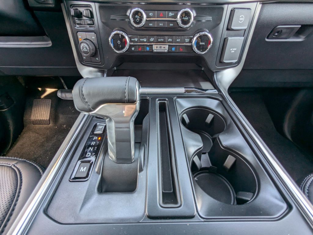 2025 Ford F-150 Platinum photo 18