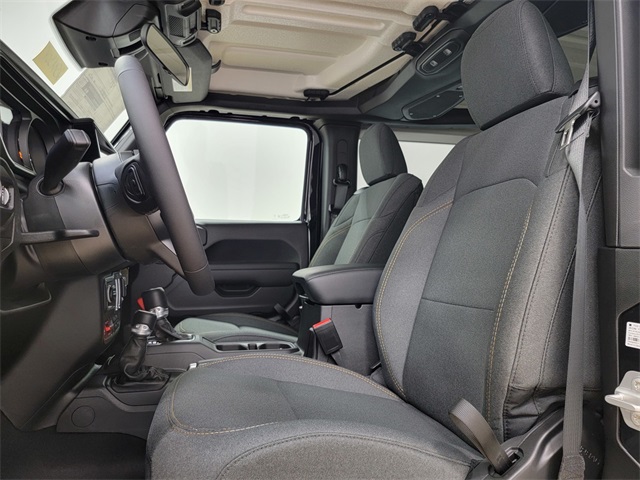 2025 Jeep Wrangler Willys photo 13