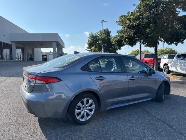 2024 Toyota Corolla LE photo 6