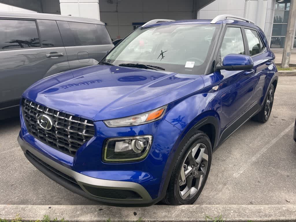 2025 Hyundai Venue SEL's photo