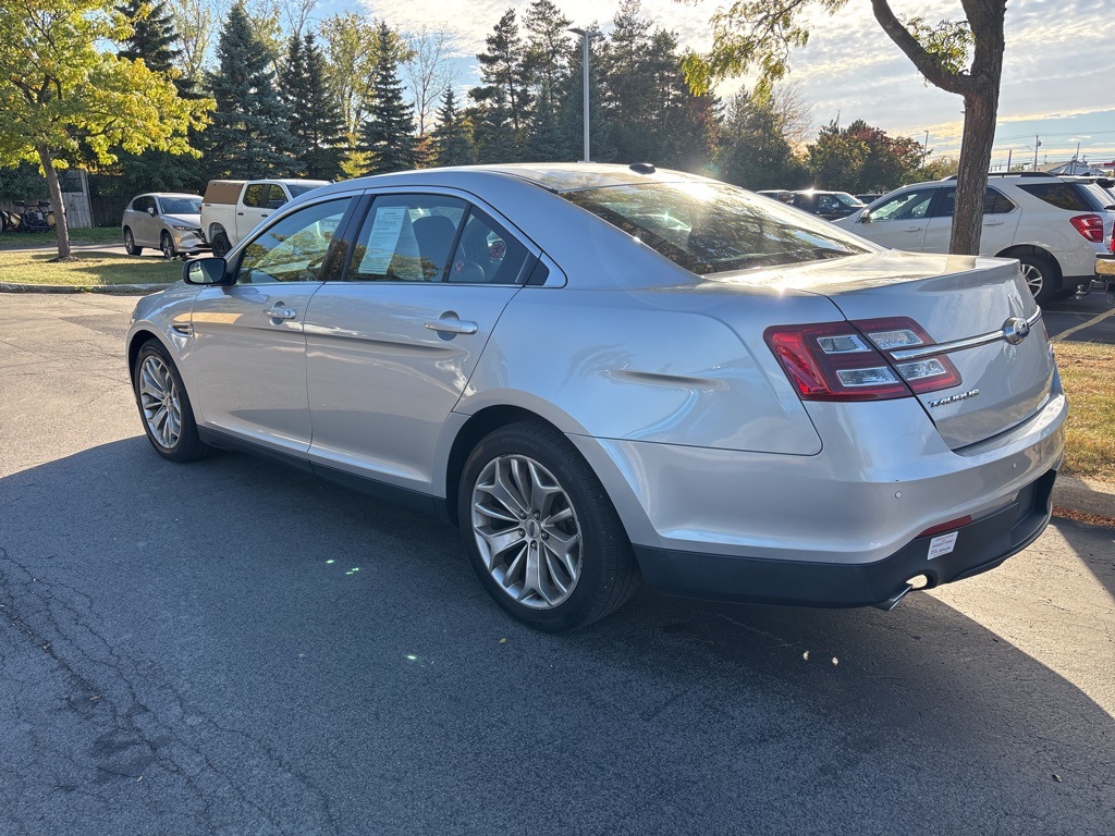 2016 Ford Taurus Limited photo 3