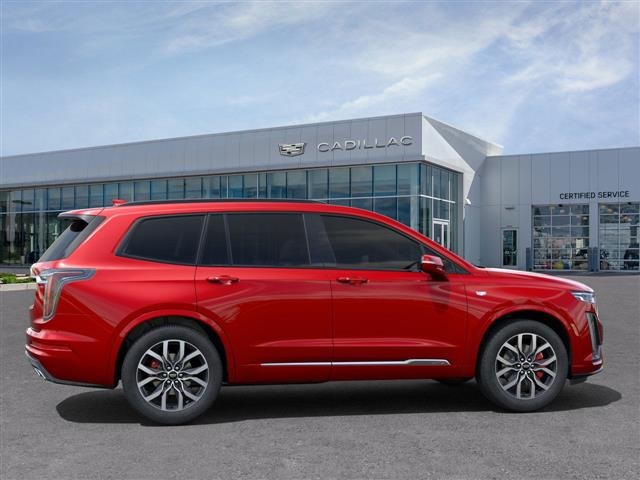 2025 Cadillac XT6 Sport photo 4