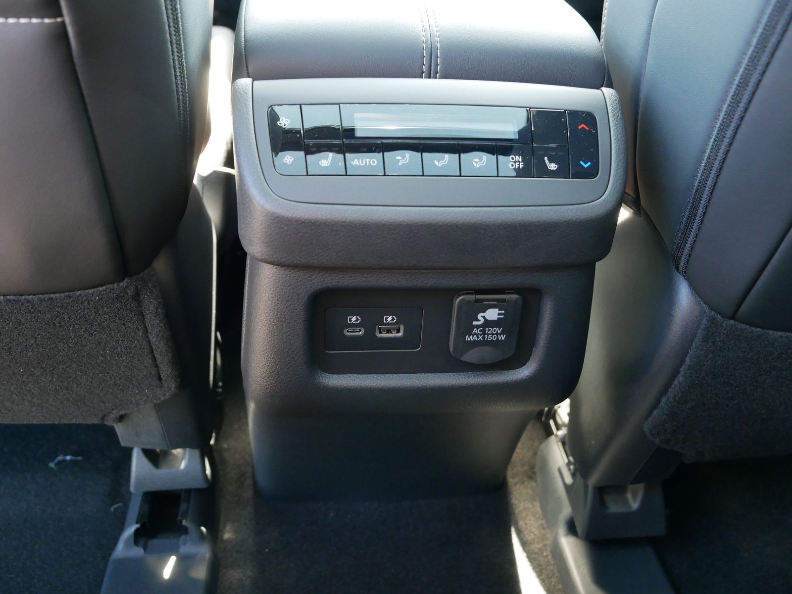2025 Nissan Pathfinder Platinum photo 15