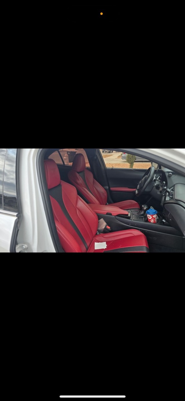 Used 2019 Ultra White Lexus UX 200 F SPORT image 3