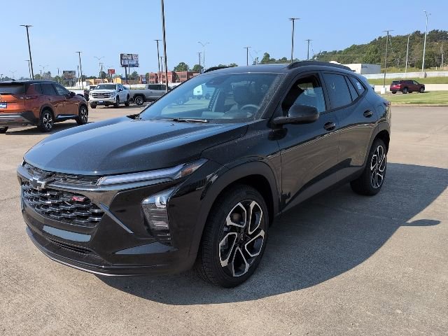 2025 Chevrolet Trax photo 2