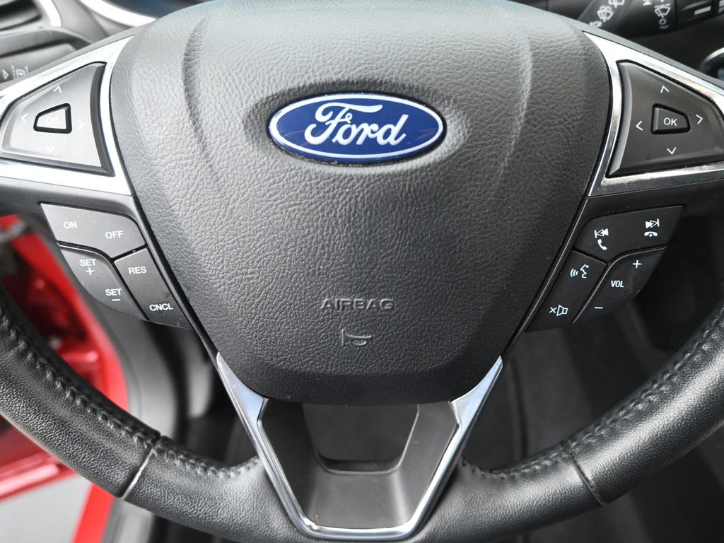 2021 Ford Edge SEL photo 12