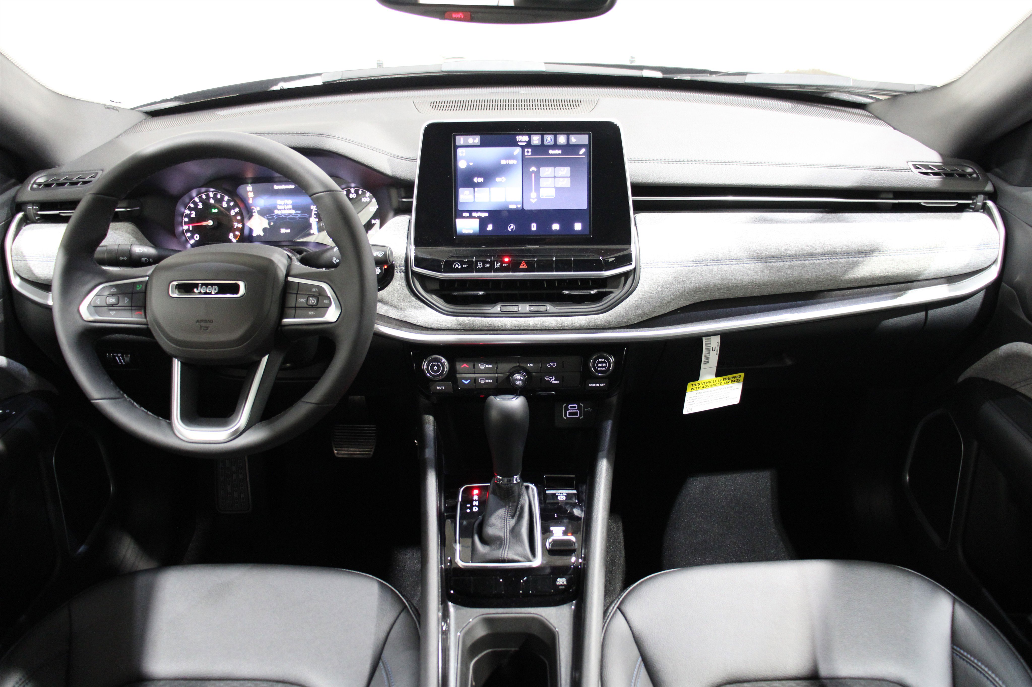 2025 Jeep Compass Latitude photo 2