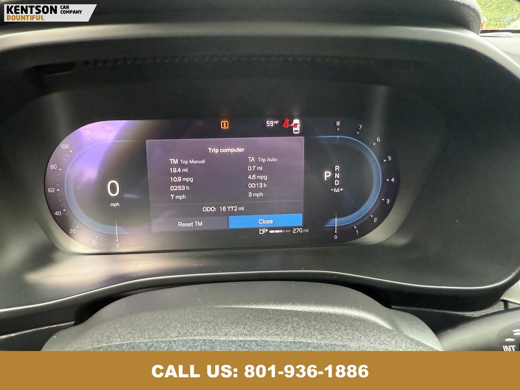 2025 Volvo XC40 Plus photo 16