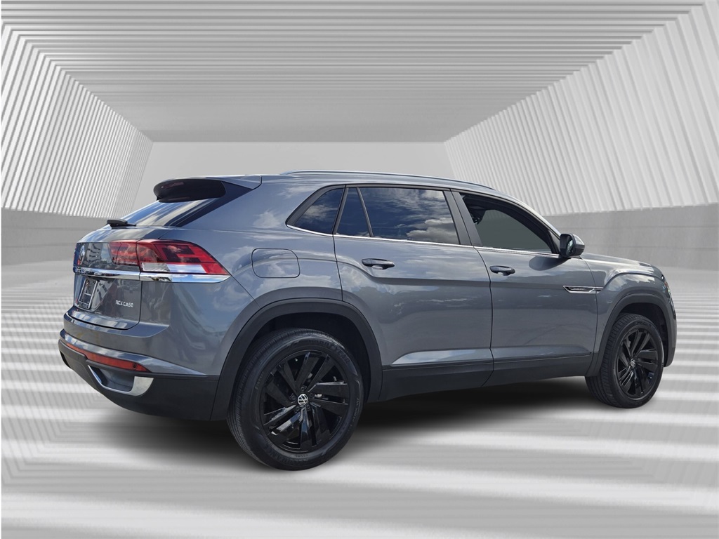 2022 Volkswagen Atlas Cross Sport SE Technology photo 3