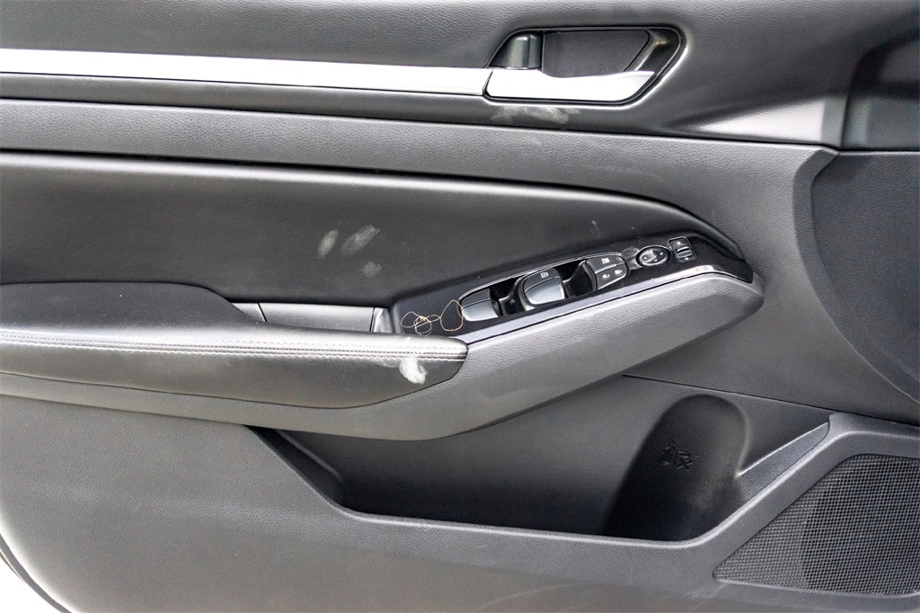 2023 Nissan Altima 2.5 SV photo 10