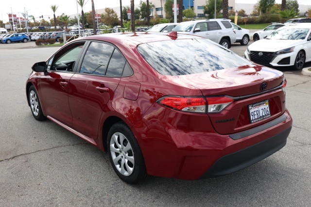 2023 Toyota Corolla LE photo 3