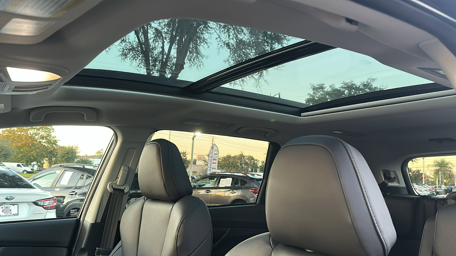 2025 Subaru Ascent Onyx Edition Touring photo 4