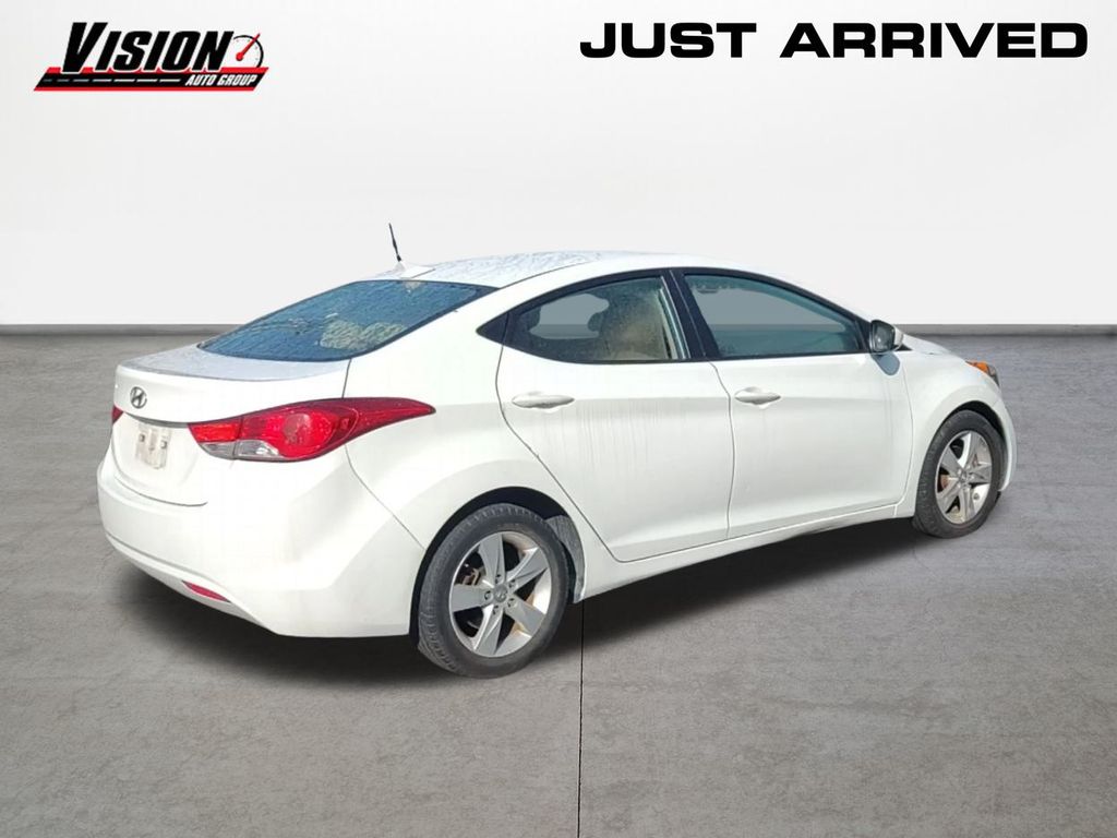 2013 Hyundai Elantra GLS photo 5