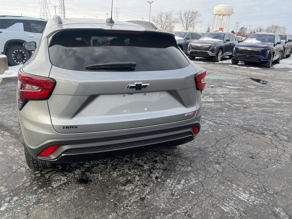 2024 CHEVROLET TRAX - Image 3