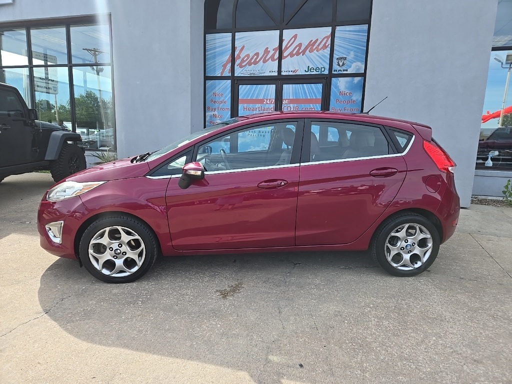 2011 Ford Fiesta SES photo 5