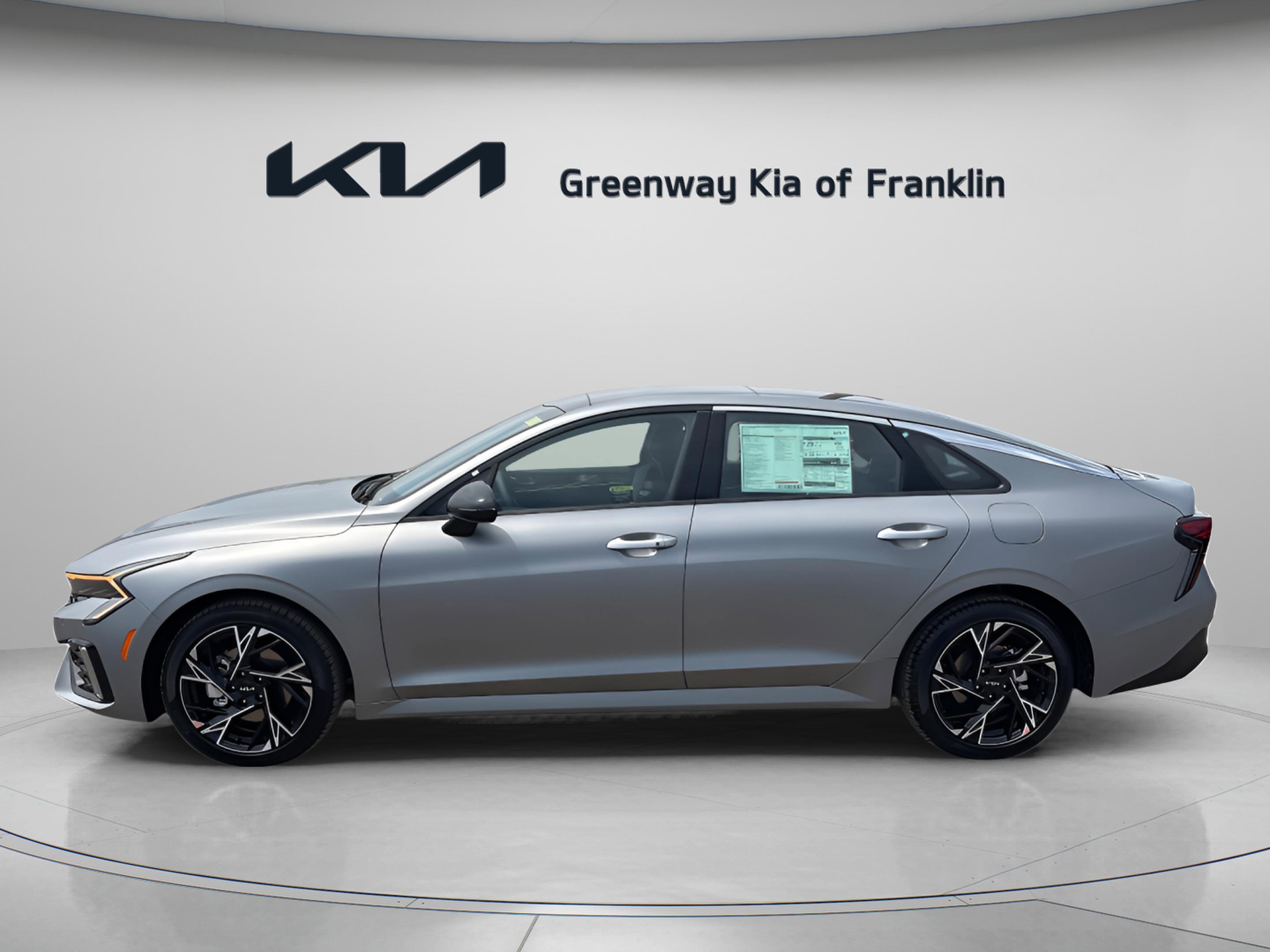 2025 Kia K5 GT-Line photo 4