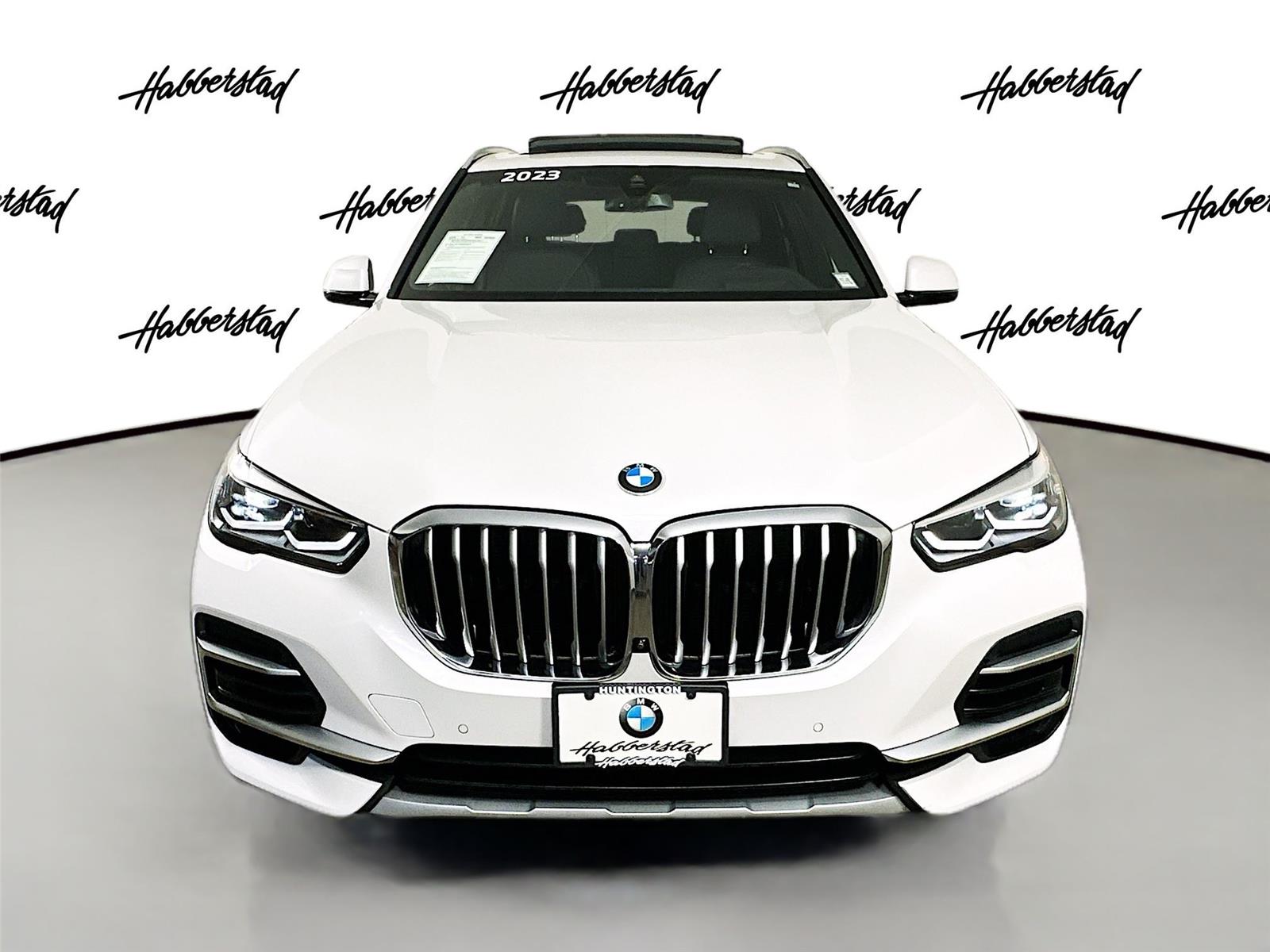 Used 2023 Mineral White Metallic BMW xDrive40i image 2