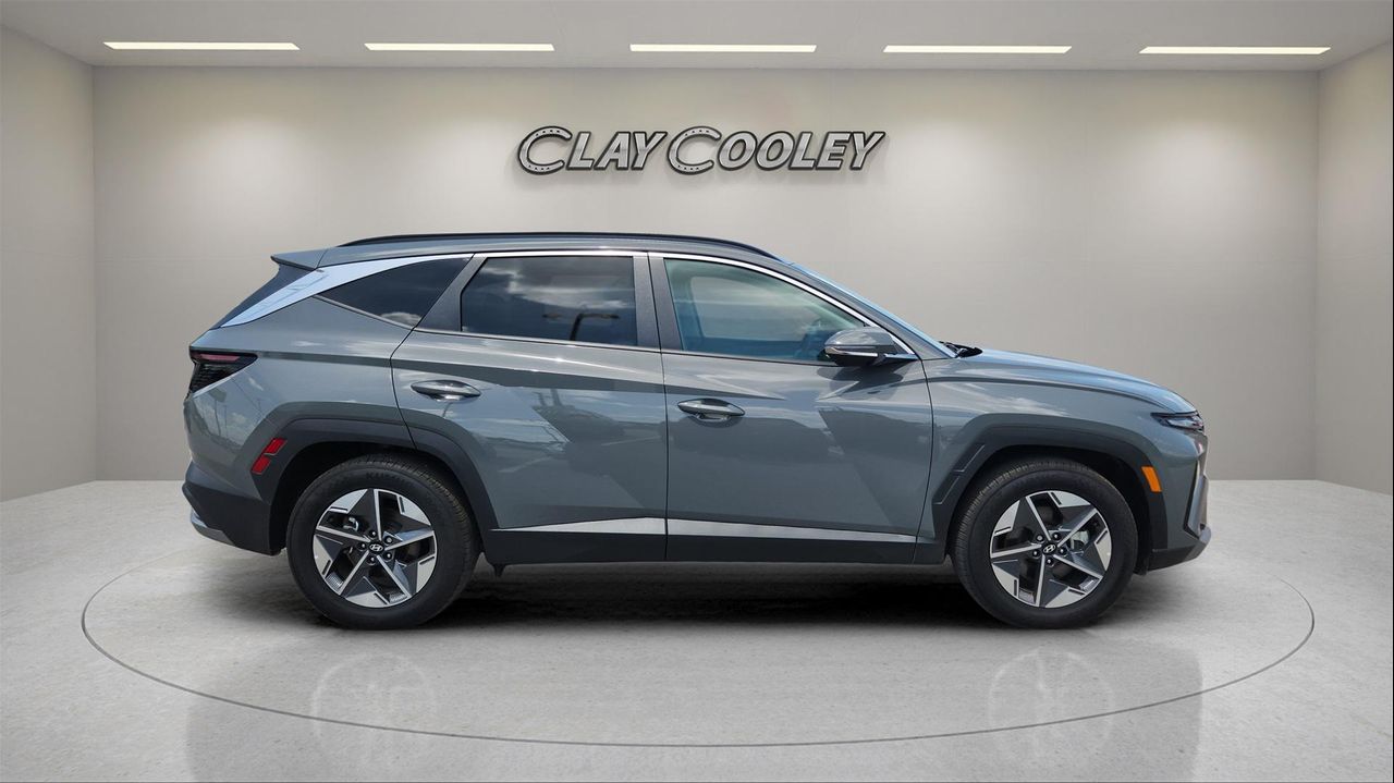 2025 Hyundai Tucson SEL Convenience photo 2
