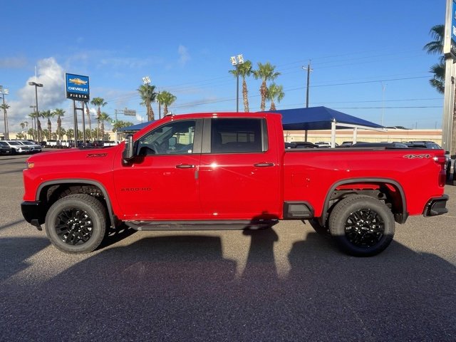 2025 Chevrolet Silverado 2500HD Custom photo 4