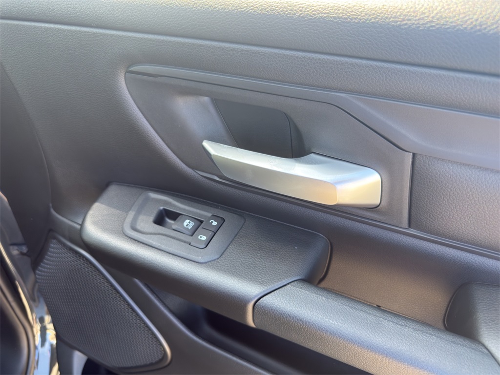 2026 Ram 1500 Tradesman photo 16