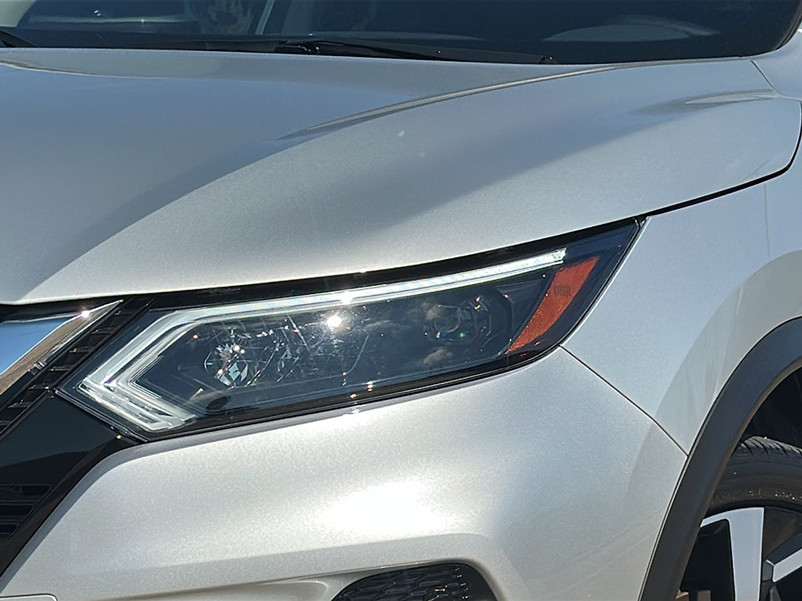 2021 Nissan Rogue Sport SL photo 2