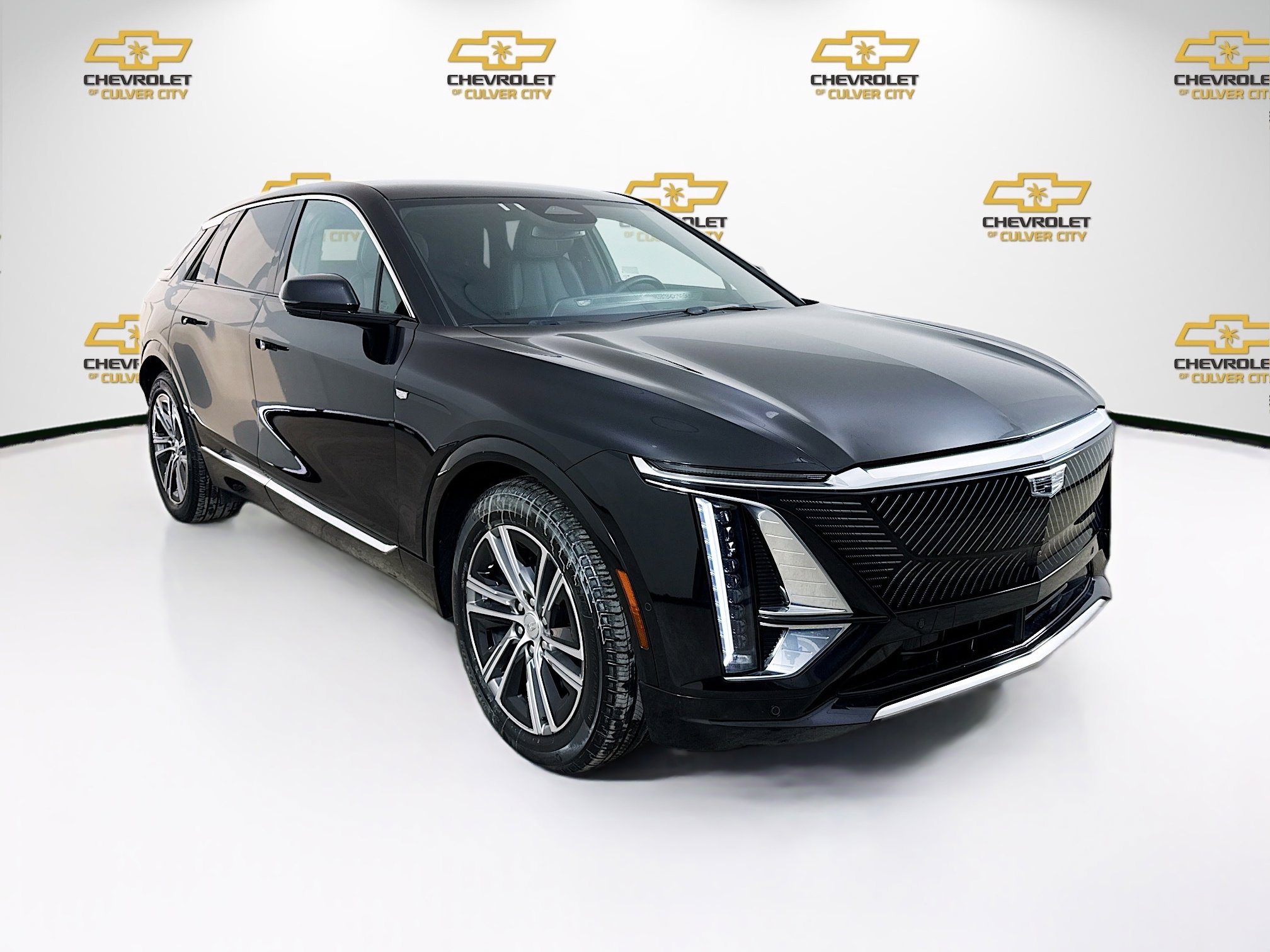 2024 Cadillac LYRIQ Luxury 1