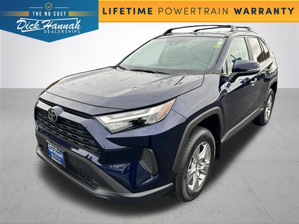 2025 Toyota RAV4 XLE's photo