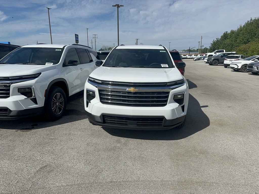 2026 Chevrolet Traverse photo 2