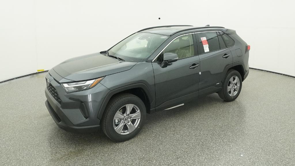 2025 Toyota RAV4 XLE's photo