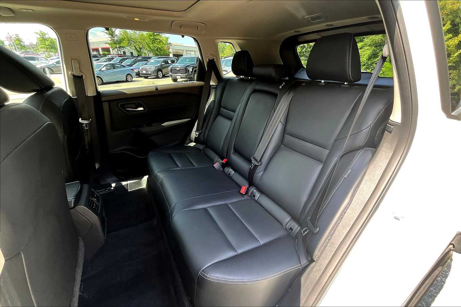 2023 Nissan Rogue SL photo 17