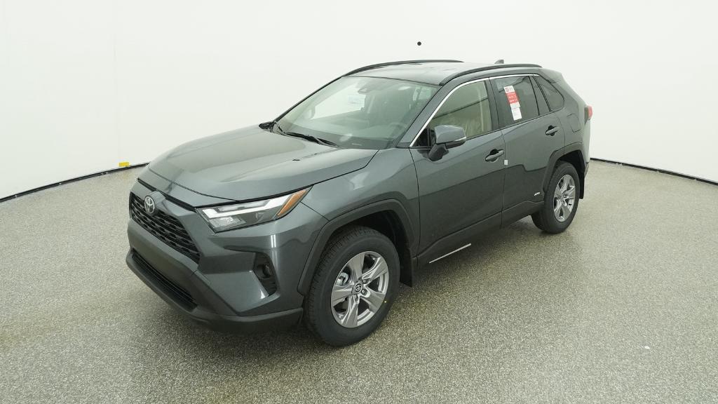 2025 Toyota RAV4 XLE's photo