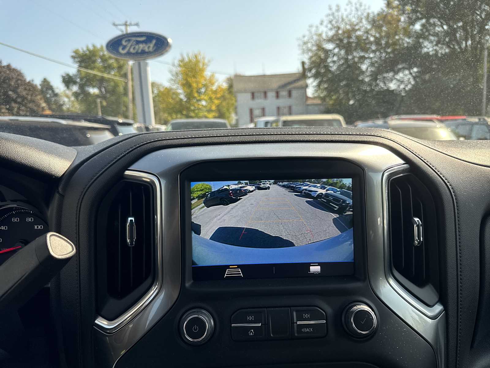 2022 Chevrolet Silverado 1500 LT Trail Boss photo 28