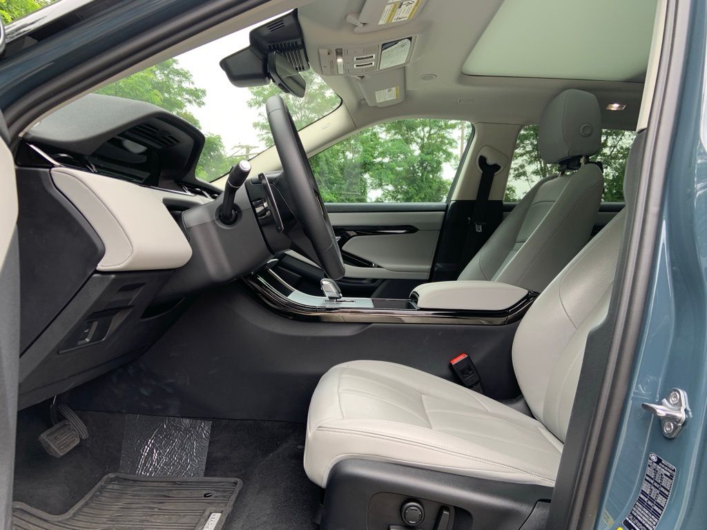 2025 Land Rover Range Rover Evoque S photo 13