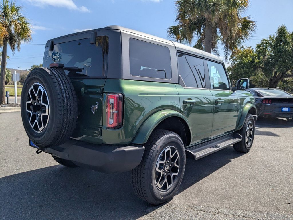 2025 Ford Bronco Outer Banks photo 4