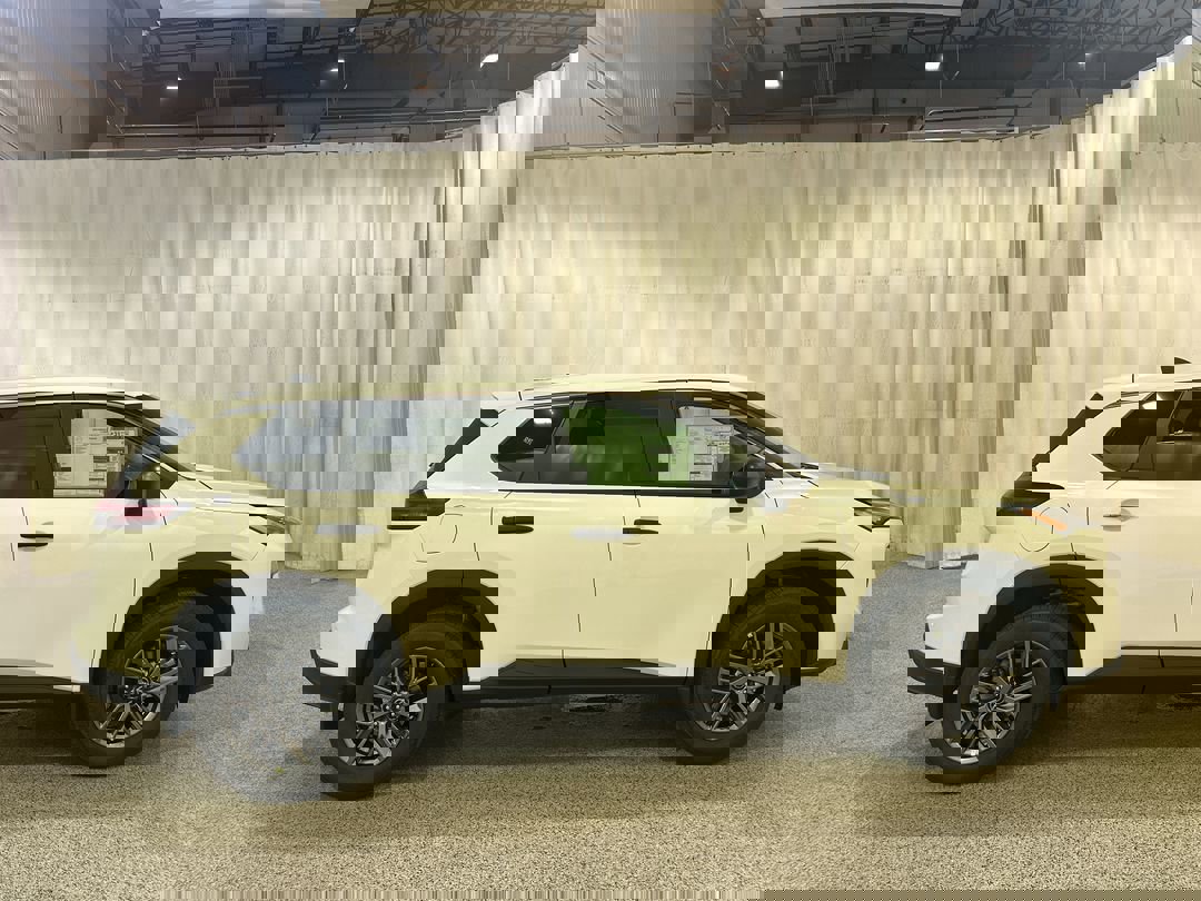 2026 Nissan Rogue S photo 4