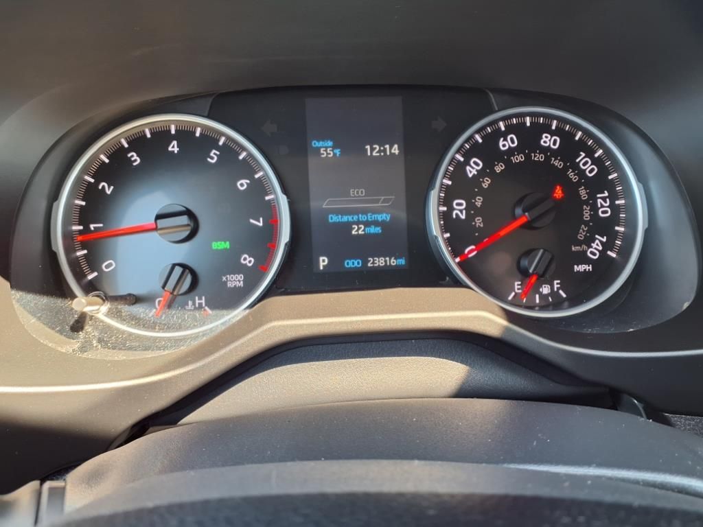 2022 Toyota RAV4 XLE photo 27