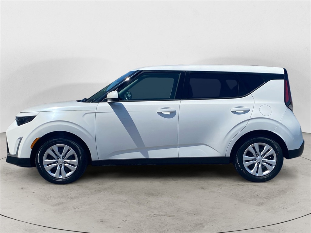 2023 Kia Soul LX photo 2