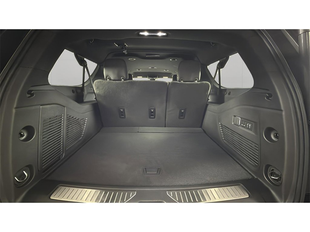 2025 Chevrolet Suburban Z71 photo 27
