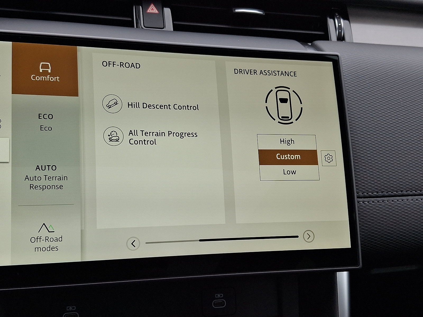 2025 Land Rover Discovery Sport Dynamic SE photo 25