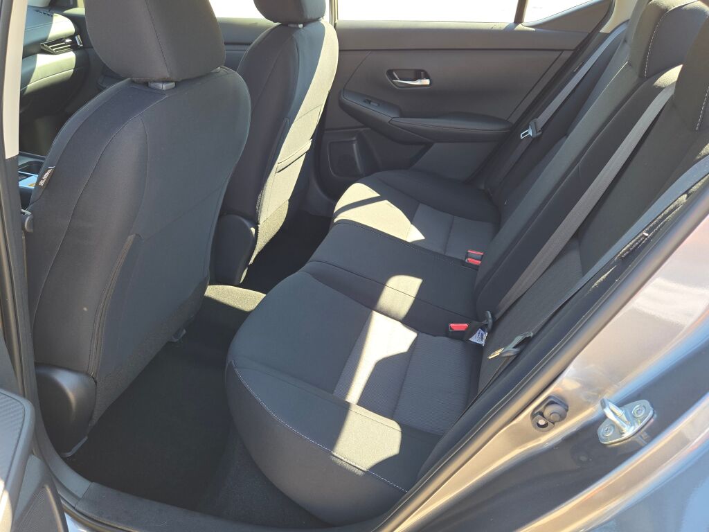2023 Nissan Sentra SV photo 13